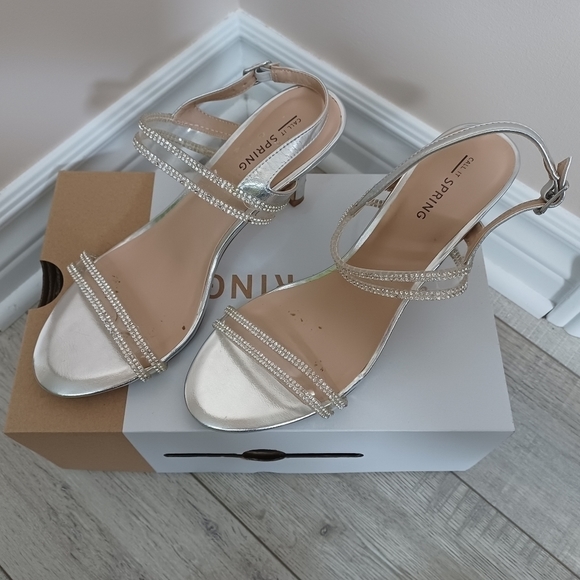 SPRING silver sandals size 7 - Picture 6 of 7